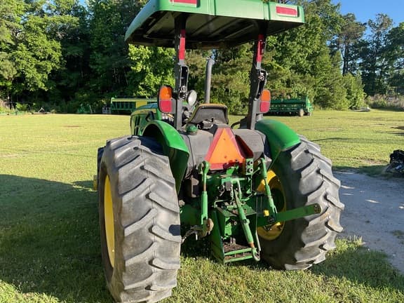 Image of John Deere 5055E equipment image 4