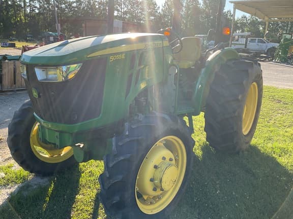 Image of John Deere 5055E equipment image 2
