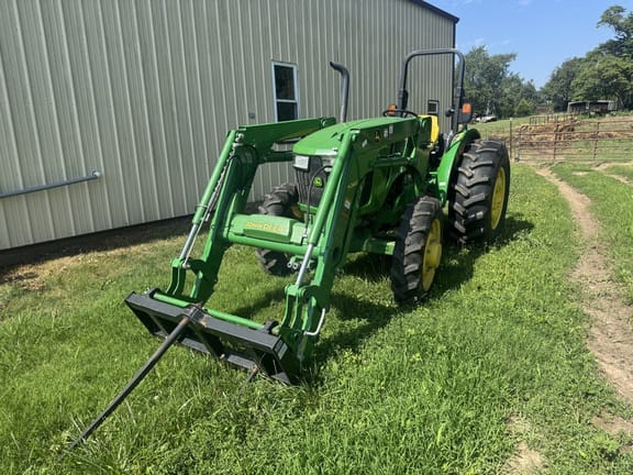 2015 John Deere 5055E Equipment Image0