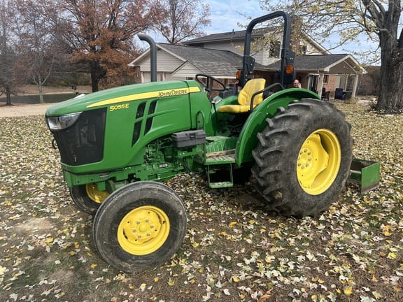 2015 John Deere 5055E Equipment Image0