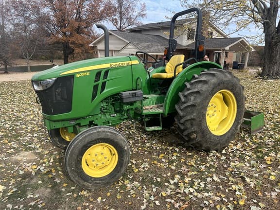 Image of John Deere 5055E Primary image