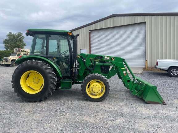 Image of John Deere 5065E equipment image 3