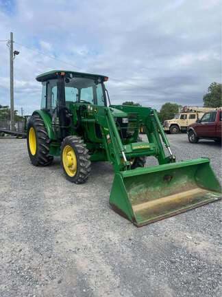 Image of John Deere 5065E equipment image 2