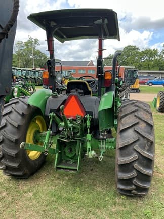 Image of John Deere 5065E equipment image 3