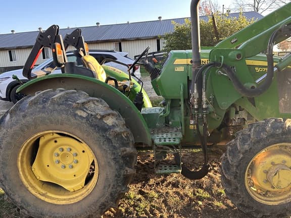 Image of John Deere 5075E equipment image 4