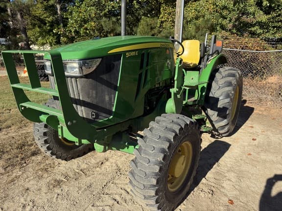 Image of John Deere 5085E Primary image
