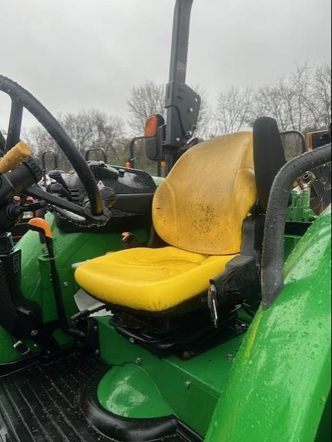 Image of John Deere 5085M equipment image 4