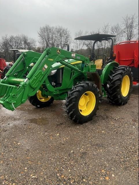 2015 John Deere 5085M Equipment Image0
