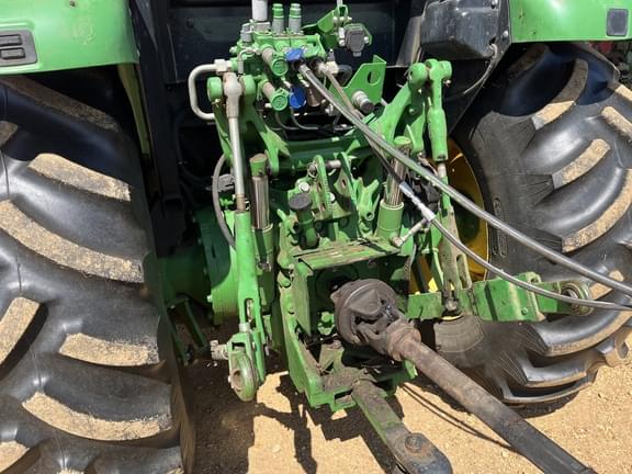 Image of John Deere 5085M equipment image 3