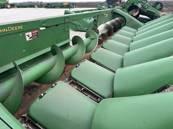 Image of John Deere 608C equipment image 3