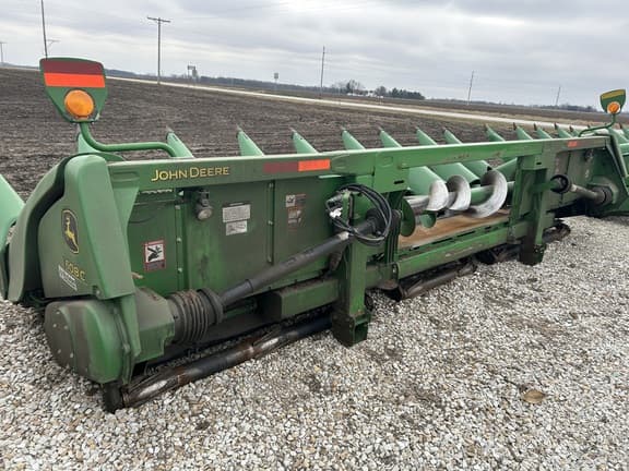 Image of John Deere 608C equipment image 2