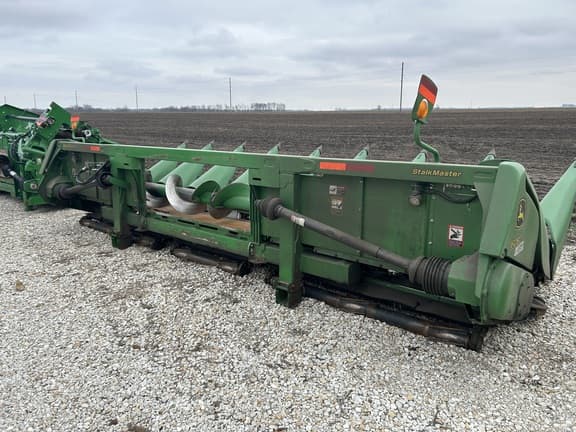 Image of John Deere 608C equipment image 4