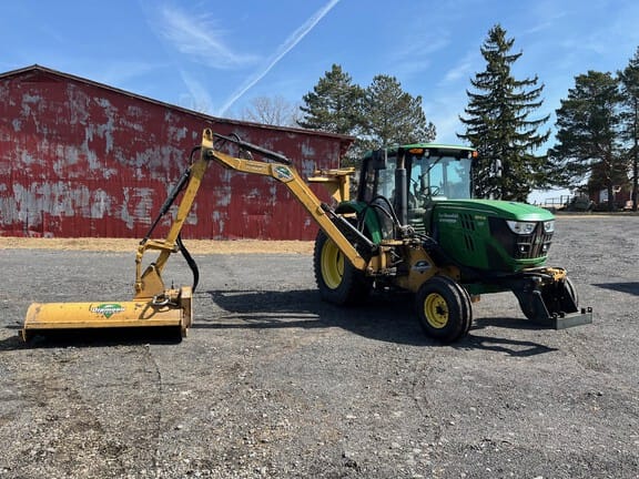 2015 John Deere 6105M Equipment Image0