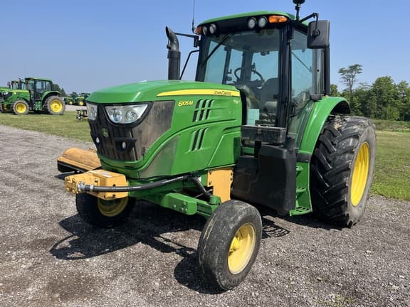 Image of John Deere 6105M equipment image 3