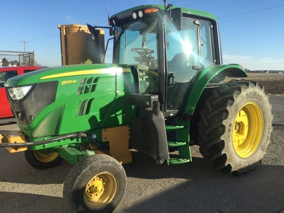 2015 John Deere 6105M Equipment Image0