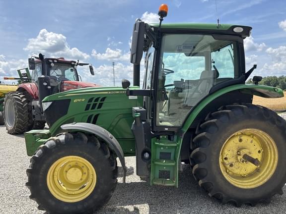 Image of John Deere 6110R equipment image 4