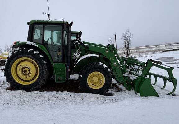 2015 John Deere 6125M Equipment Image0