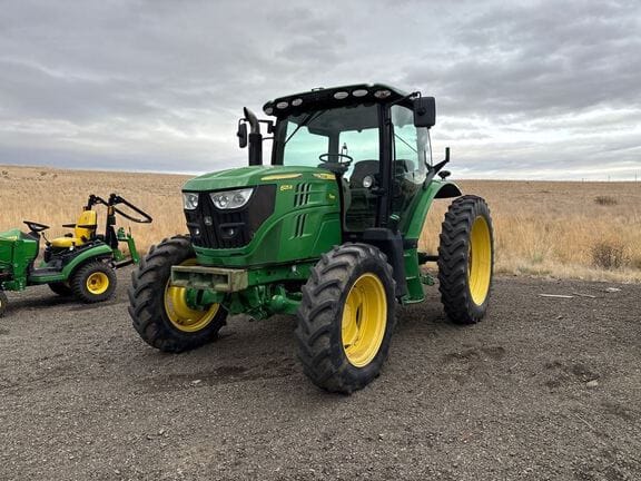 2015 John Deere 6125R Equipment Image0