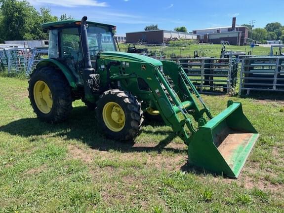 Image of John Deere 6135E equipment image 1