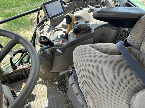 Image of John Deere 6155R equipment image 3