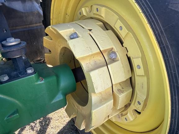 Image of John Deere 6175R equipment image 4