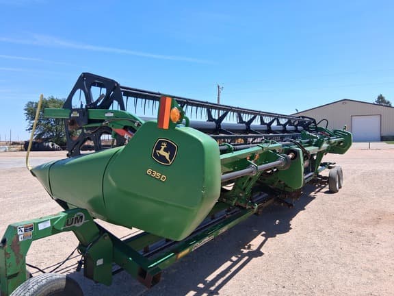 Image of John Deere 635D equipment image 2