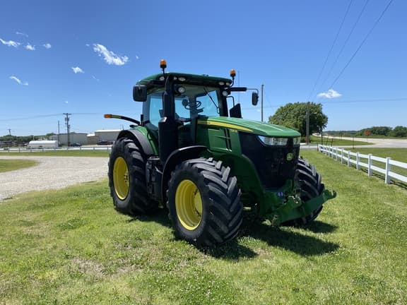 Image of John Deere 7210R equipment image 2