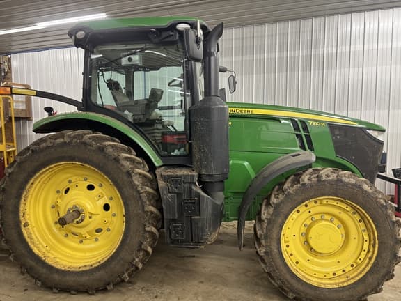 Image of John Deere 7210R equipment image 1