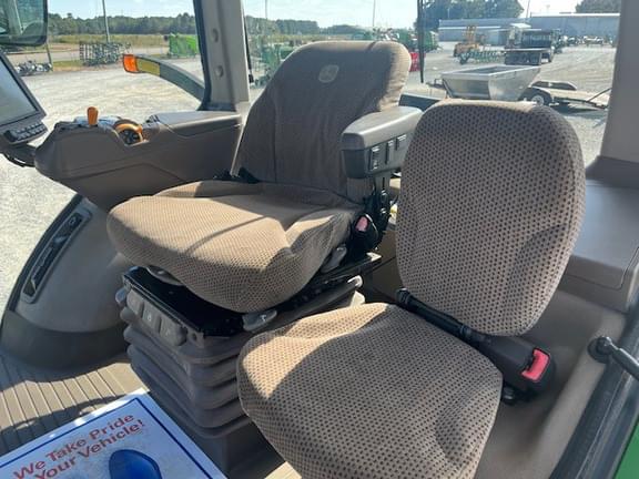 Image of John Deere 8245R equipment image 2