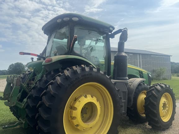 Image of John Deere 8245R equipment image 3