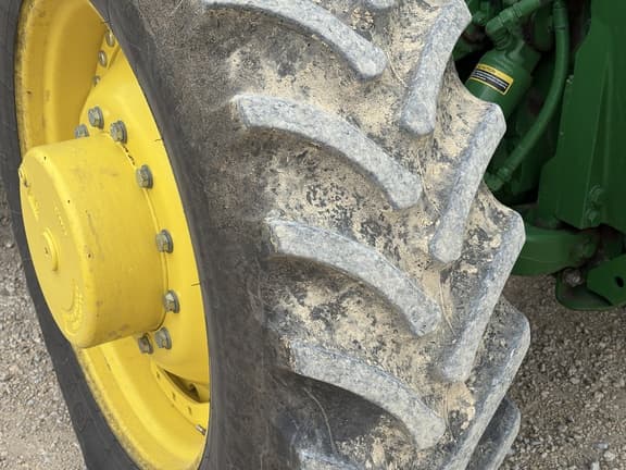 Image of John Deere 8245R equipment image 1