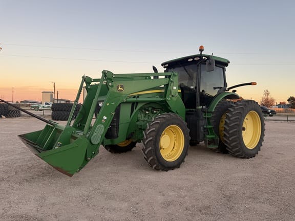 2015 John Deere 8245R Equipment Image0