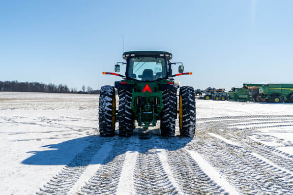 Image of John Deere 8270R equipment image 3