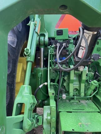Image of John Deere 8295R equipment image 4