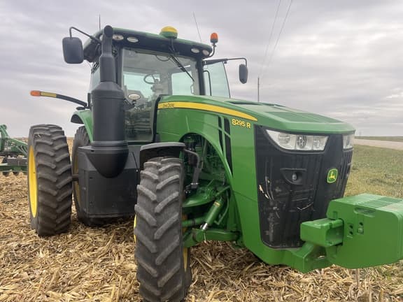 Image of John Deere 8295R equipment image 1