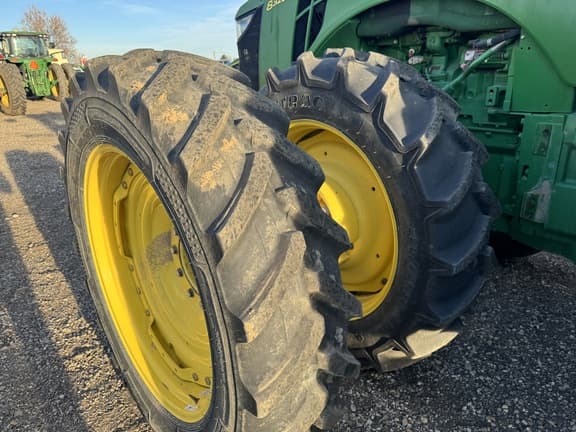 Image of John Deere 8320R equipment image 3