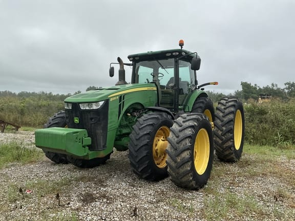 2015 John Deere 8320R Equipment Image0
