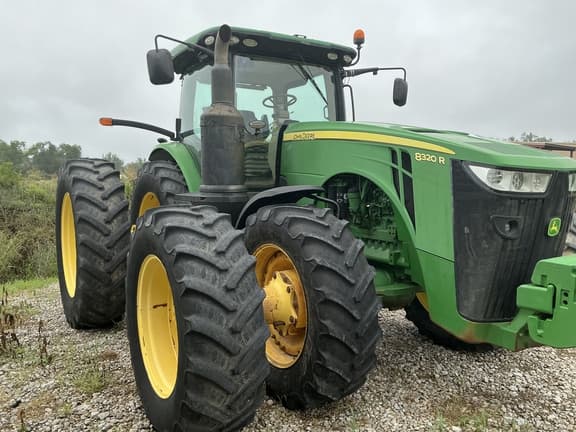 Image of John Deere 8320R equipment image 2