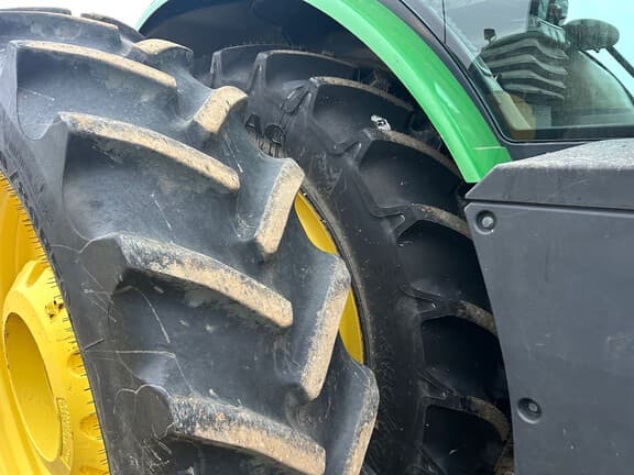 Image of John Deere 8320R equipment image 4