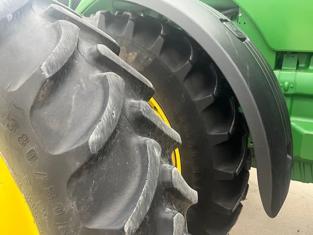 Image of John Deere 8320R equipment image 3