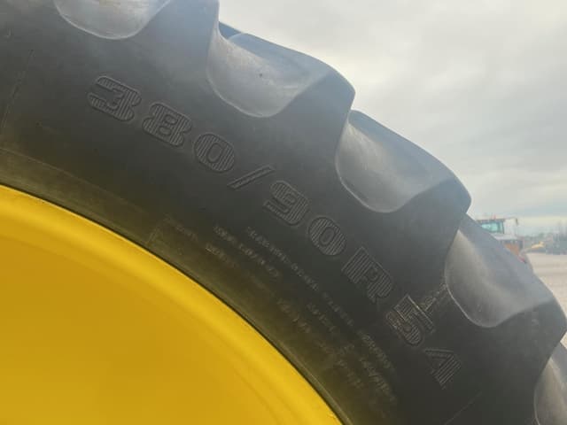 Image of John Deere 8320R equipment image 4