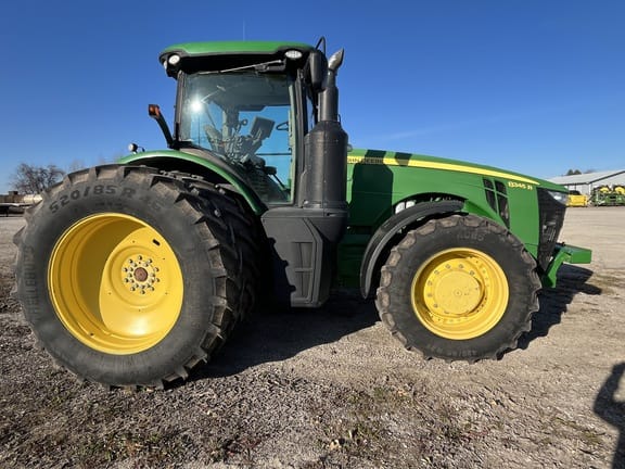 300 - 424 HP Tractors image