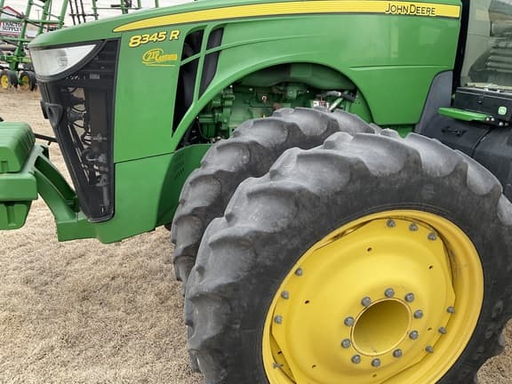Image of John Deere 8345R equipment image 4