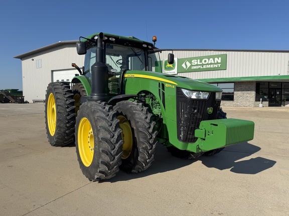 2015 John Deere 8370R Equipment Image0