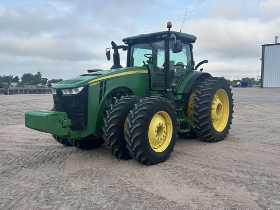 2015 John Deere 8370R Equipment Image0
