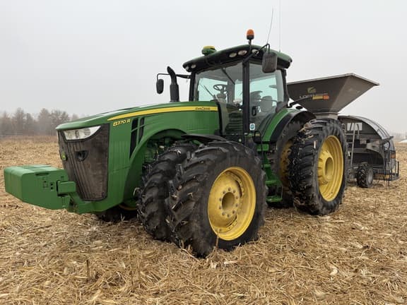 Image of John Deere 8370R equipment image 1