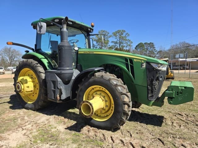 Image of John Deere 8370R equipment image 2