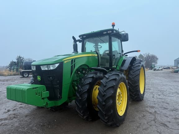 Image of John Deere 8370R equipment image 3