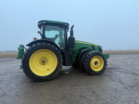 Image of John Deere 8370R equipment image 1