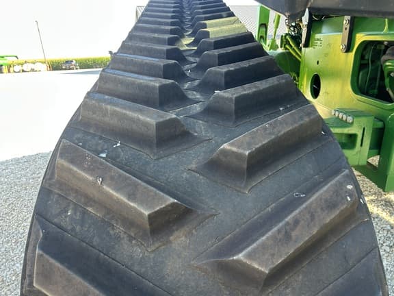 Image of John Deere 8370RT equipment image 4